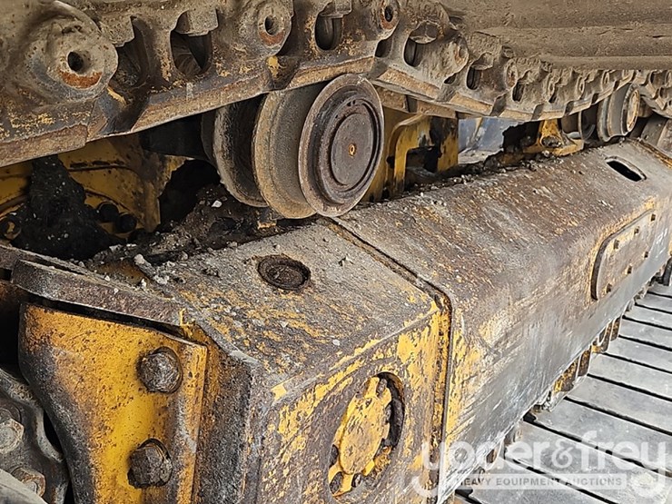2022-deere-750l-image-11