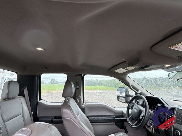 2017-ford-f550-xl-image-35