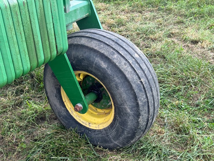 2012-john-deere-2510h-image-27