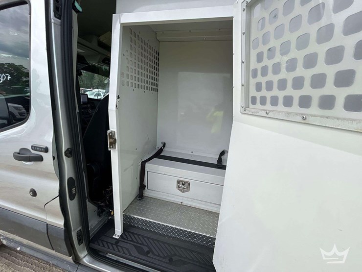 2020-ford-transit-image-12