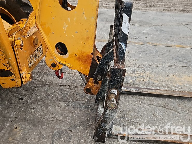2016-jcb-512-56-image-14