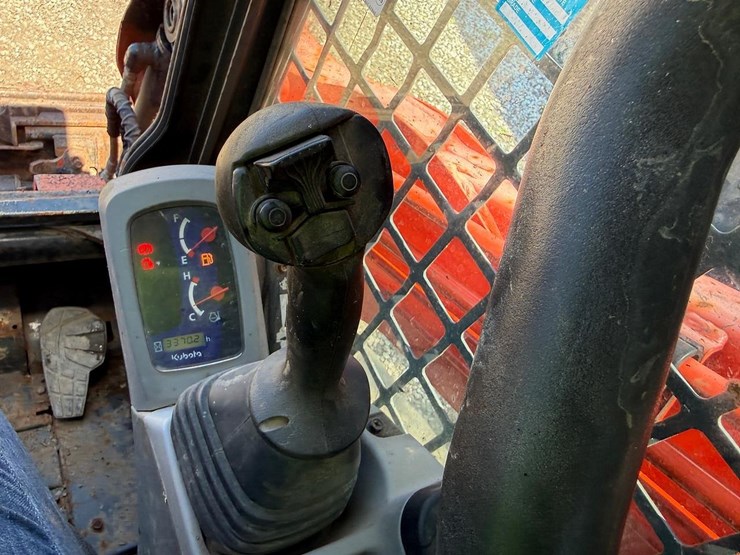 2017-kubota-svl75-2-image-23
