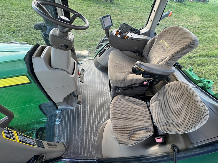 john-deere-8285r-image-39