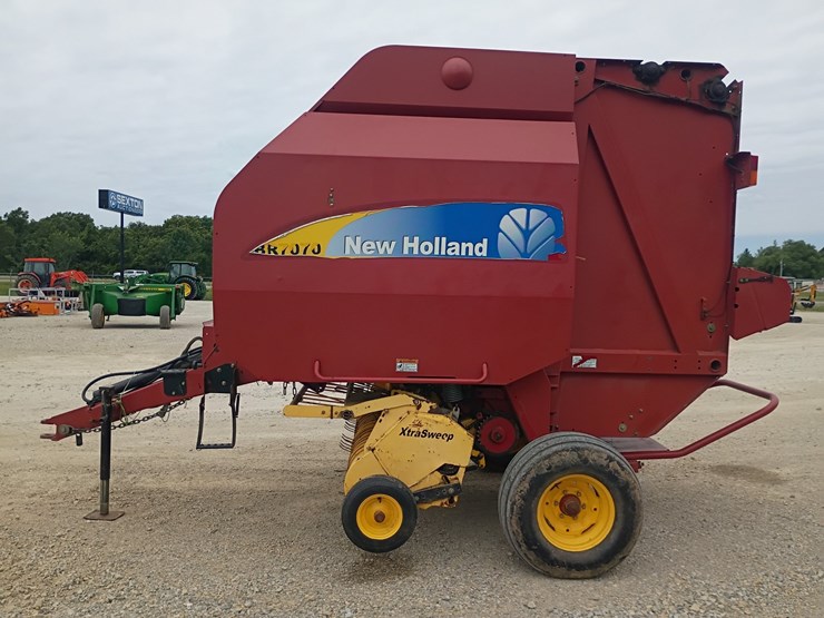 new-holland-br7070-image-2