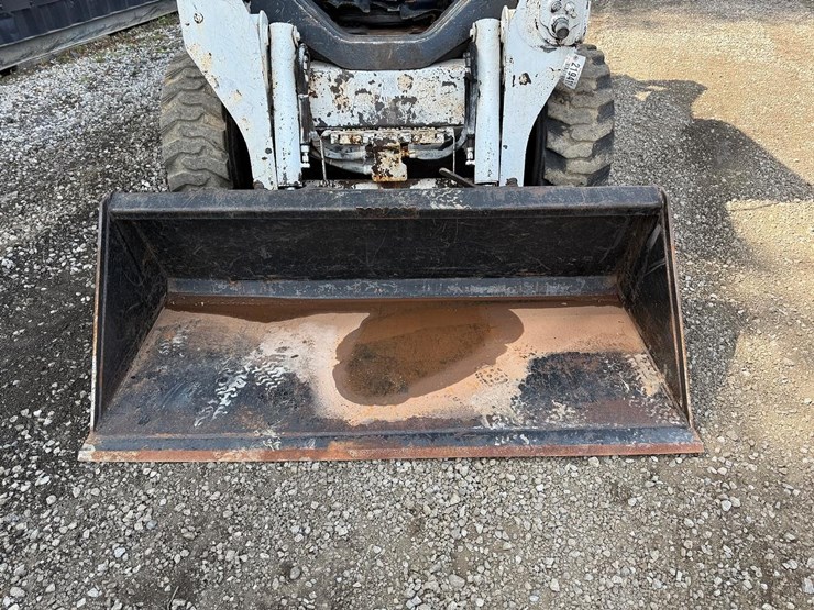 2013-bobcat-s590-image-9