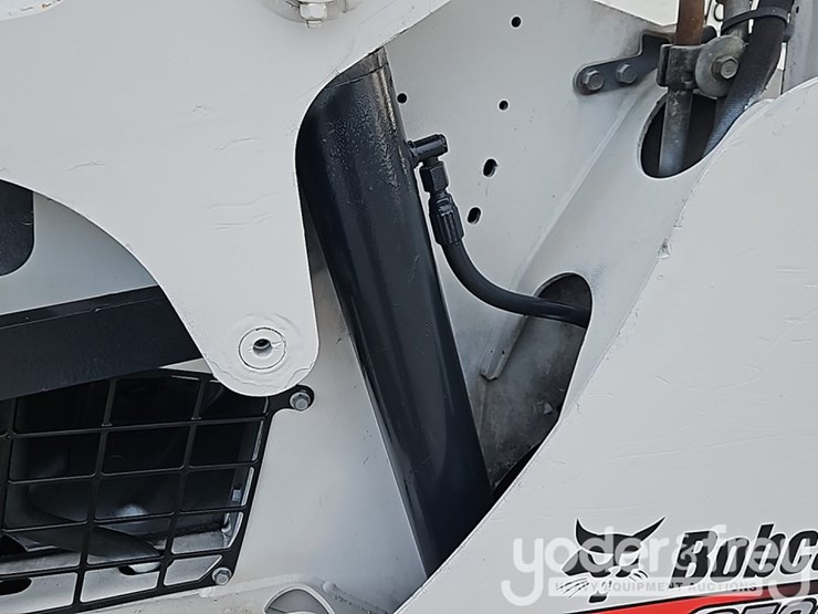 2014-bobcat-s530-image-17