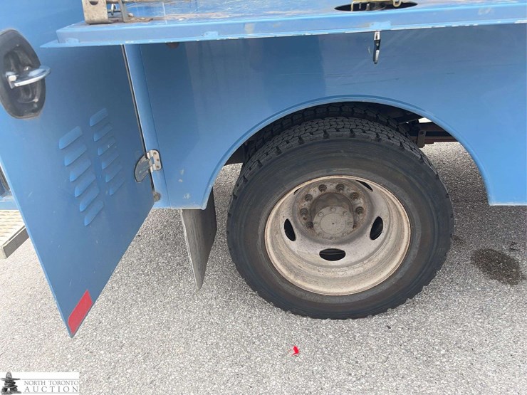 2015-ford-f550-image-26