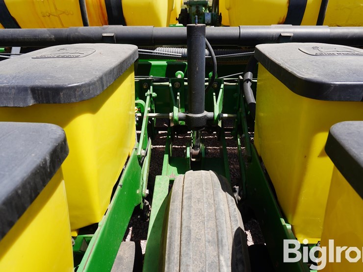 john-deere-1770-image-8