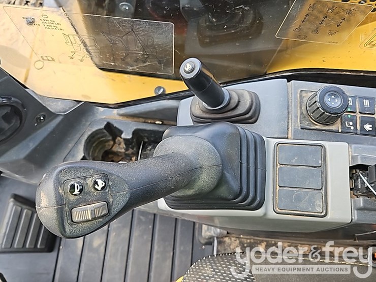 2023-caterpillar-306-cr-image-41