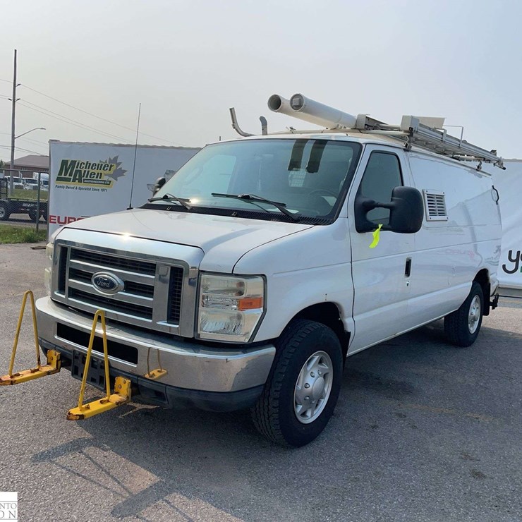 2011 FORD CARGO