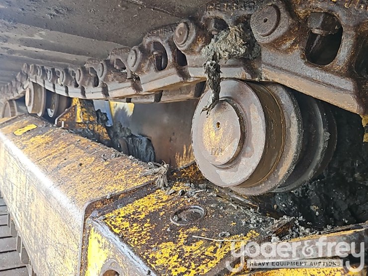 2019-deere-750k-lgp-image-22