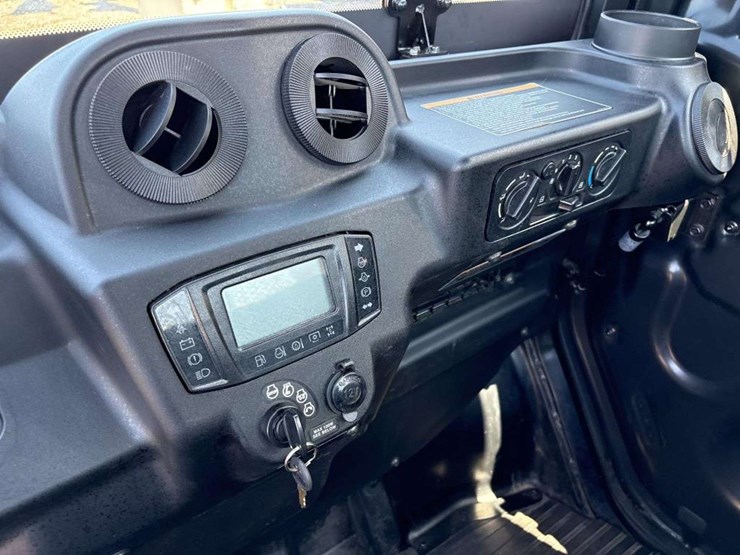 2024-kubota-rtv-x1100c-image-16