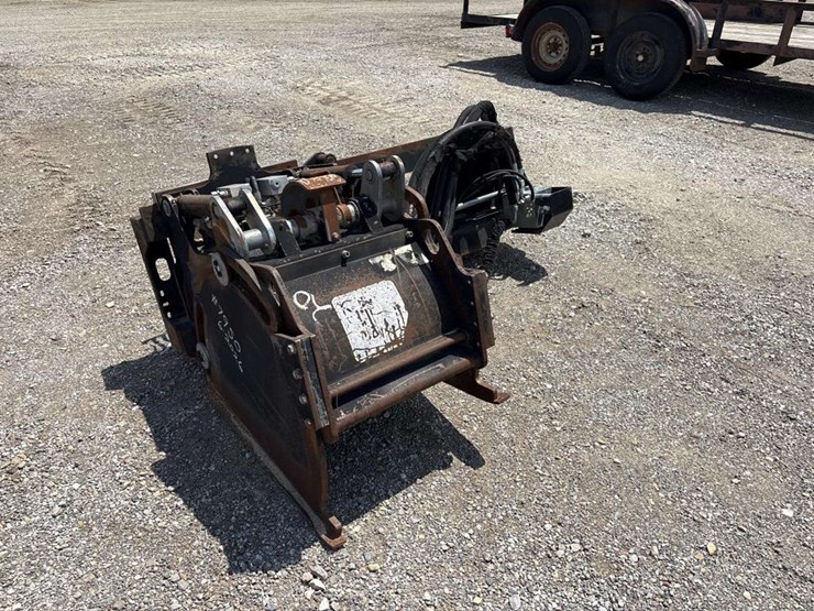 caterpillar-pc206-asphalt-planer-attachment-image-2