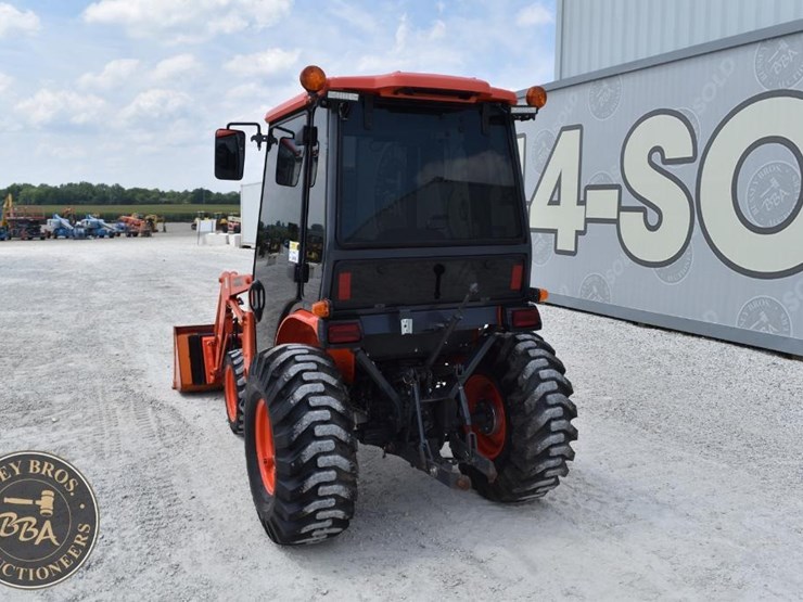 2013-kubota-b3000hsd-image-13