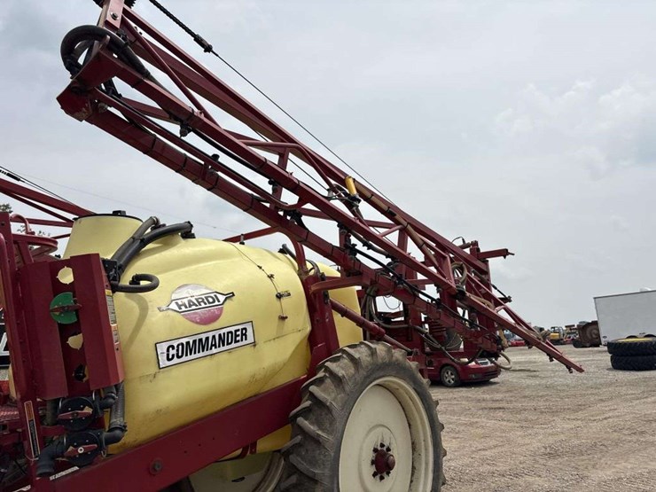 hard-commander-60-boom-sprayer-image-9