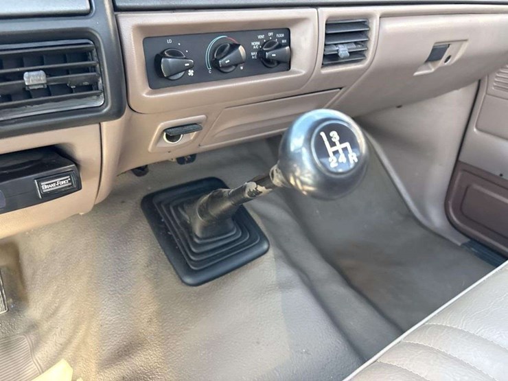 1993-ford-f150-xl-image-13