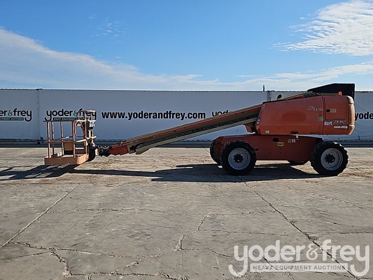2016-jlg-600s-image-3