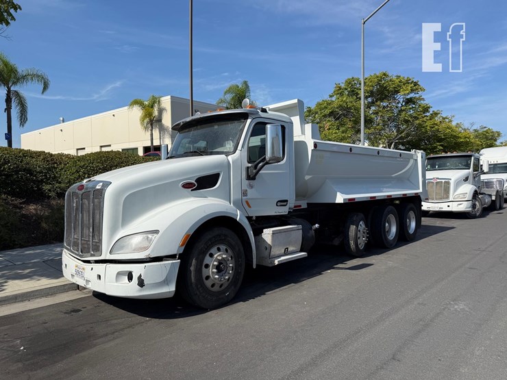 2020-peterbilt-579-image-1