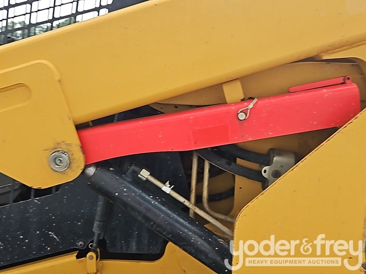 2023-caterpillar-289d3-image-18
