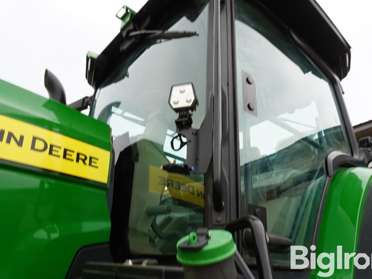 john-deere-8r-250-image-16
