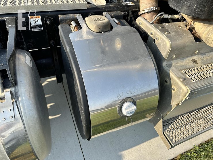 2012-peterbilt-386-image-24