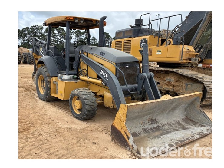 2018-deere-310l-image-3
