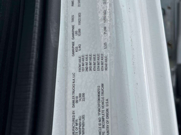 2019-freightliner-m2-106-image-5