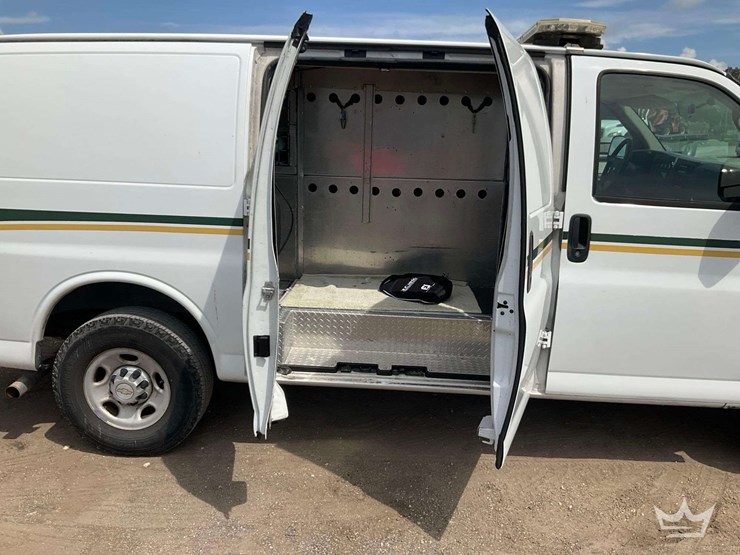 2014-chevrolet-express-2500-image-23