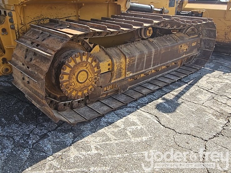 2015-caterpillar-d5k2-lgp-image-13