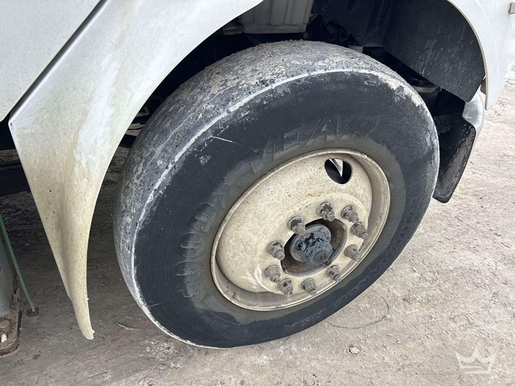 2019-freightliner-m2-106-image-58