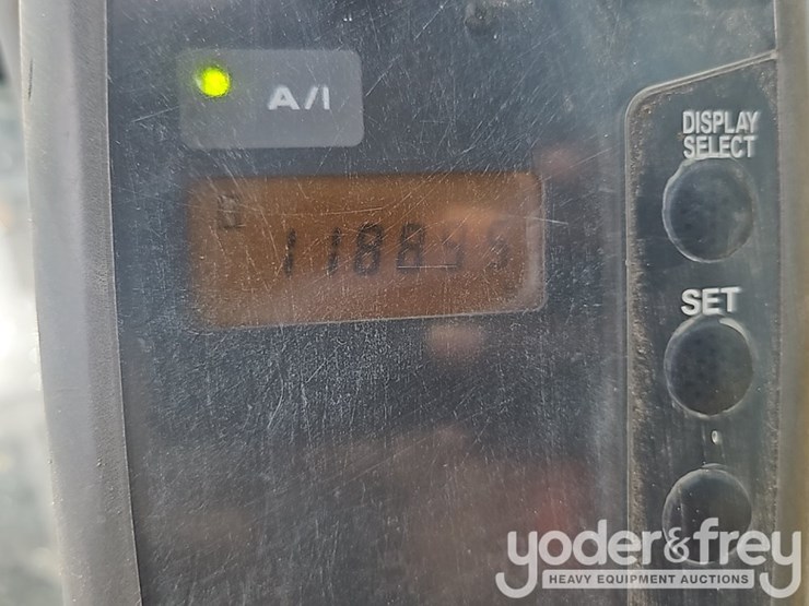 deere-80c-image-40