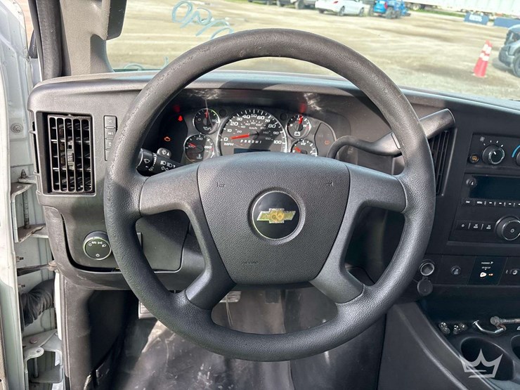 2019-chevrolet-express-2500-image-14