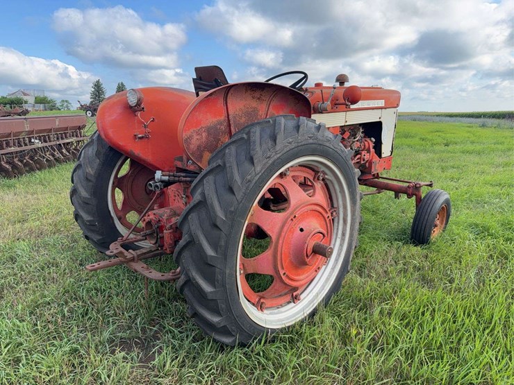farmall-340-row-crop-image-3