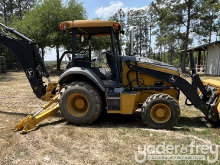 2022-deere-410l-image-2