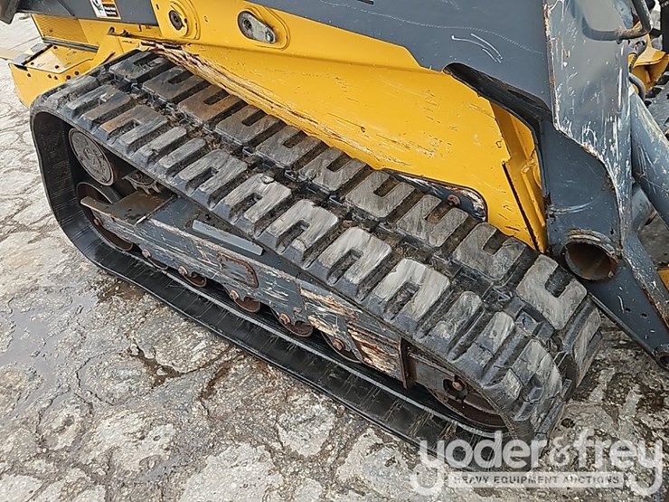 2023-deere-331g-image-11