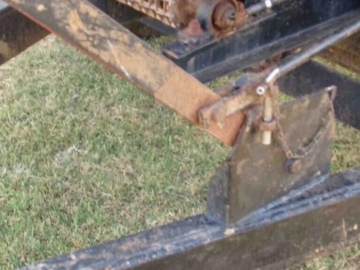 adams-ground-driven-fertilzer-spreader-image-10
