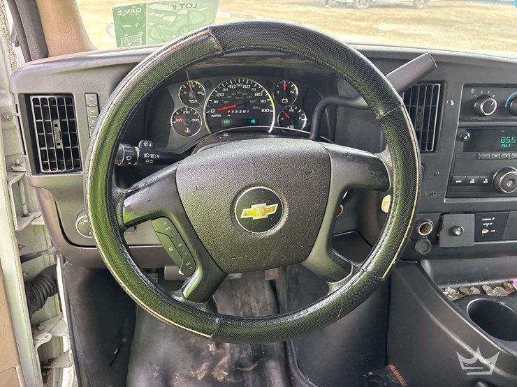 2014-chevrolet-express-2500-image-14