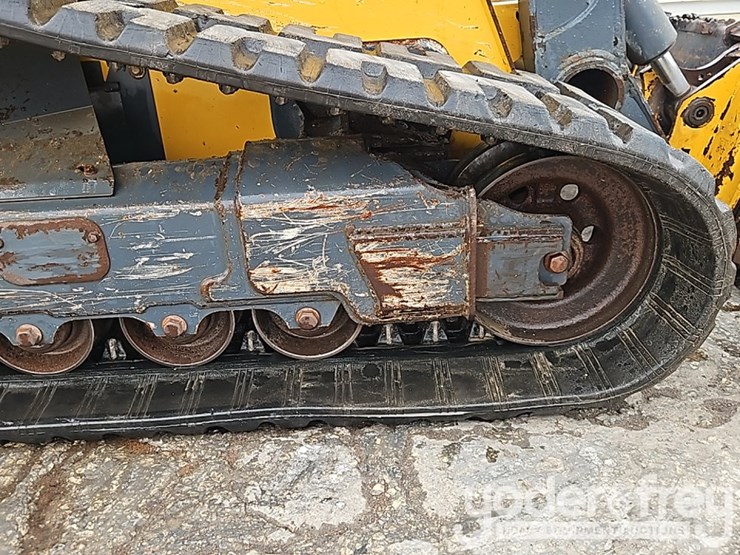 2023-deere-331g-image-10
