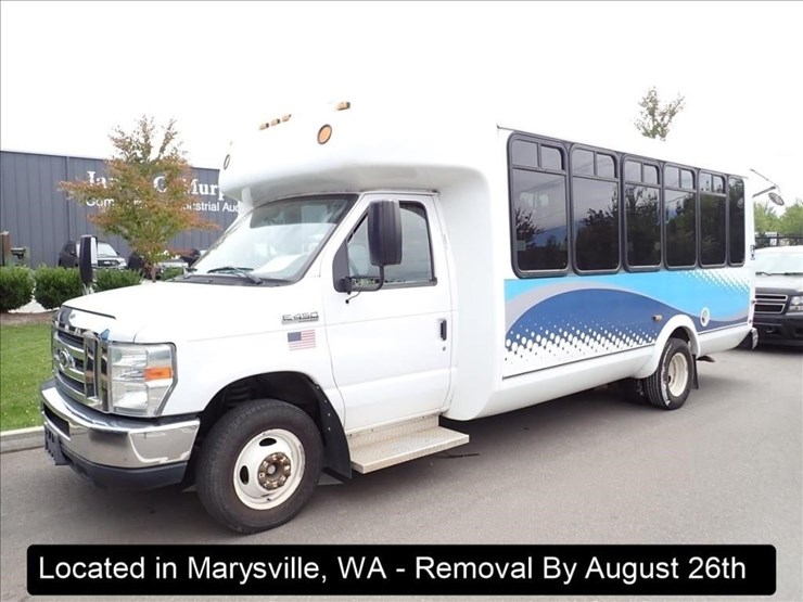 2015-ford-e450-image-1