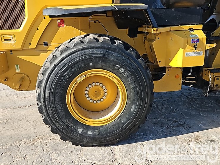 2021-caterpillar-926m-image-8