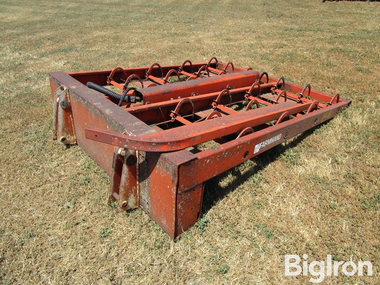 farmhand-10-bale-image-5