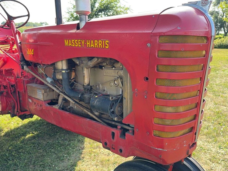 massey-ferguson-444-image-10