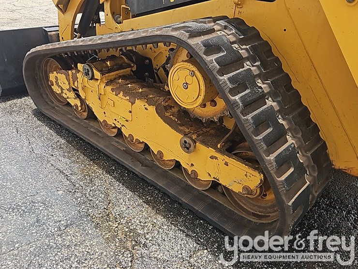 2020-caterpillar-279d3-image-15