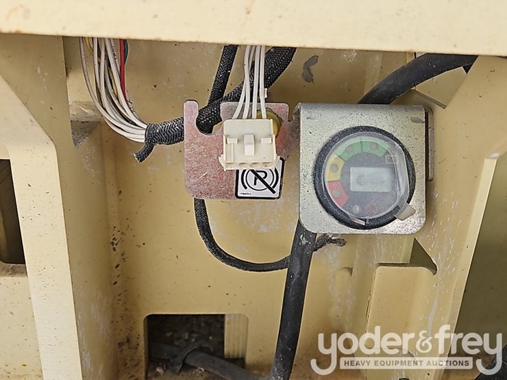 2015-jlg-2630es-image-14