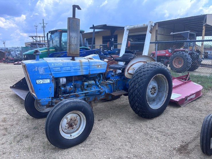 ford-3000-image-1