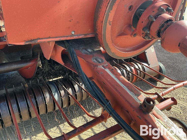 hesston-4650-image-15