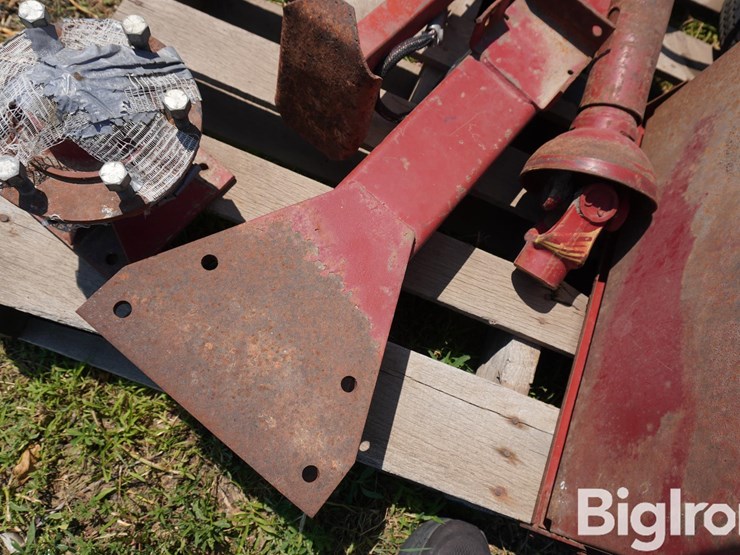 new-holland-845-image-19