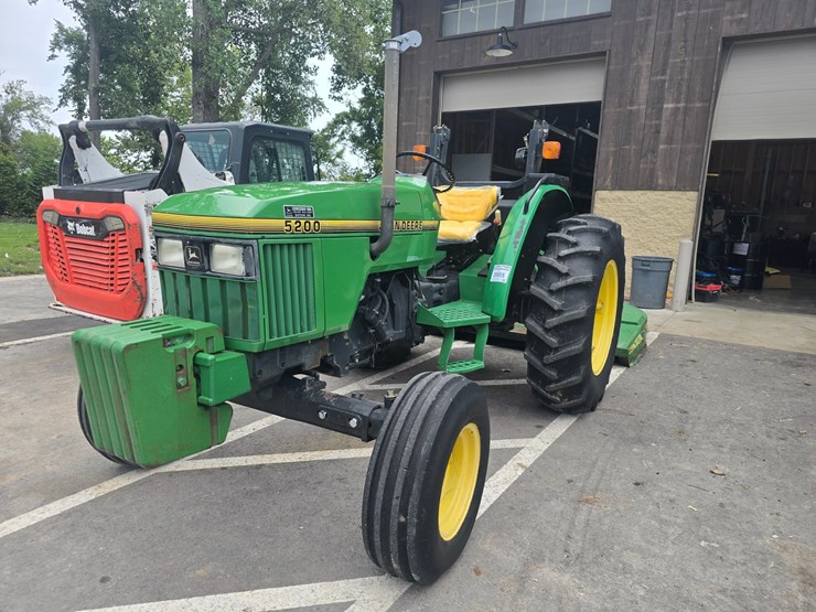 john-deere-5200-image-1