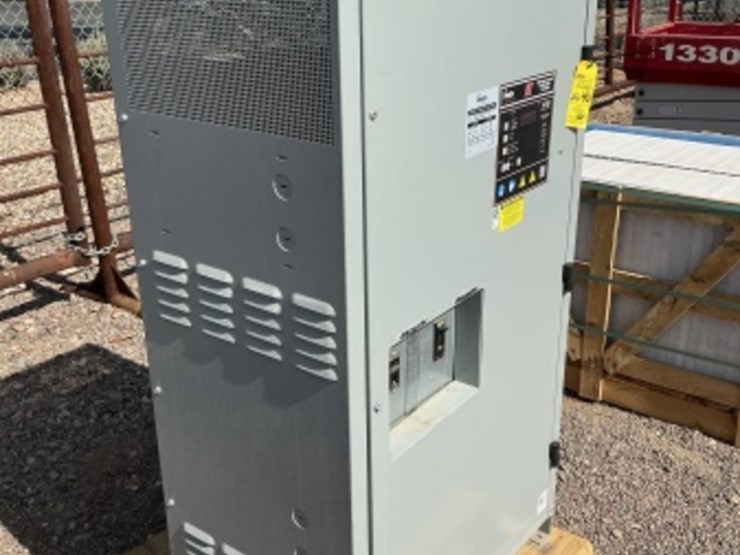 enersys-at30130125-battery-charger-/-rectifier-image-4