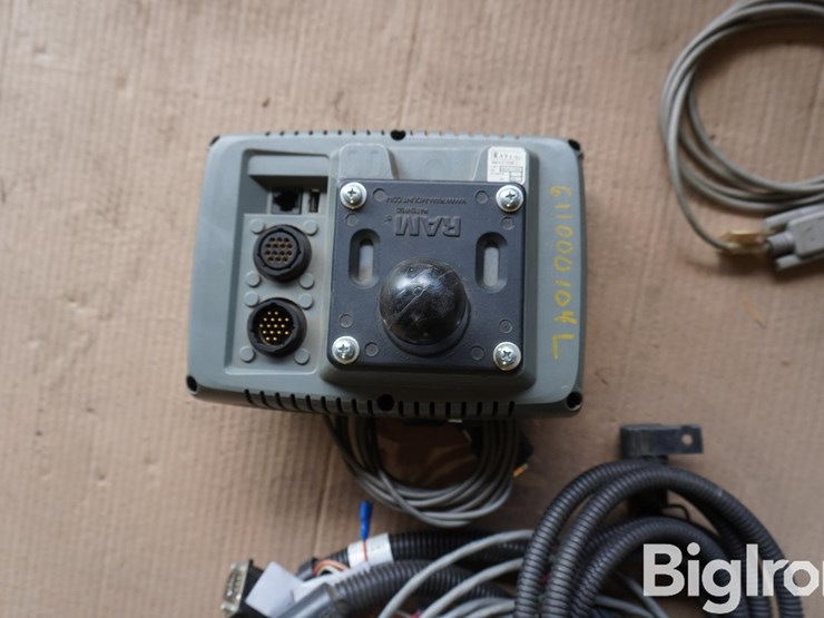 raven-invizio-w/monitor-&-globe-image-15
